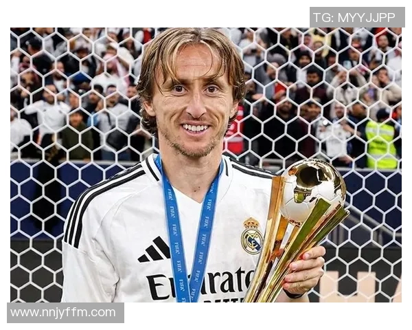 足球明星的逆袭之路从草根到巅峰的传奇人生