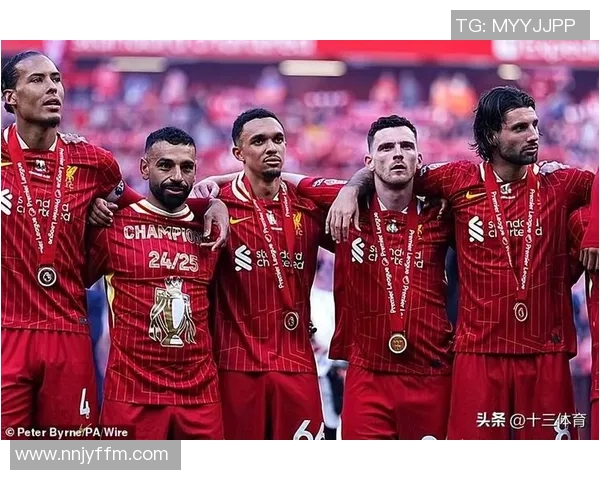 37号足球明星名单揭晓球迷热议新星与传奇球员的对决