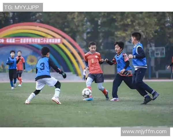 利陶宛与英格兰激战正酣足球盛宴引发球迷热情高涨 利陶宛与英格兰激战正酣足球盛宴引发球迷热情高涨