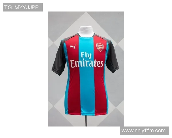 足球明星短袖印花的魅力与时尚潮流的完美结合解析